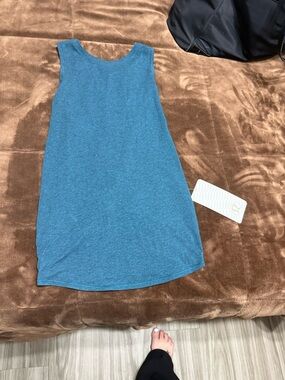 NWT woman’s size 4 Lululemon All Tied up tank